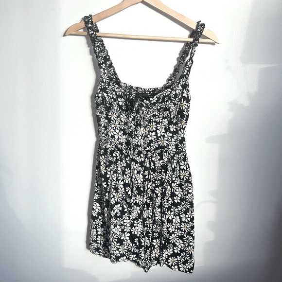 Urban Outfitters Daisy Romper XS - Picture 2 of 6